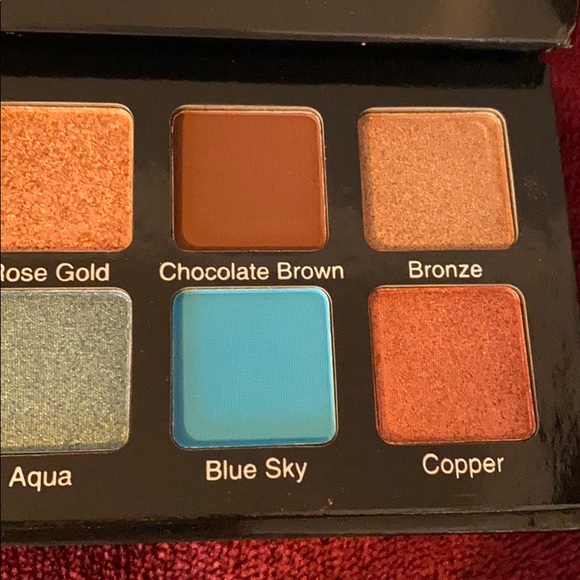 Violet Voss ESSENTIALS 2 EyeShadow Palette - Picture 4 of 13